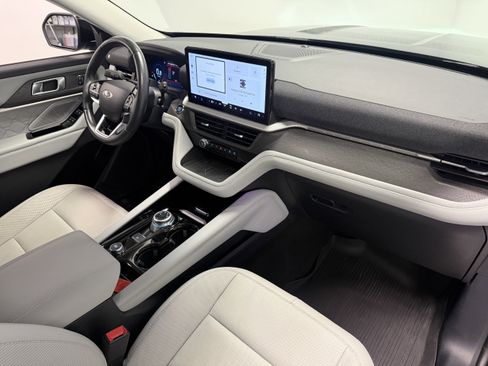 Used 2025 Ford Explorer Platinum w/ LUX Leather Package AWD/4WD image 21