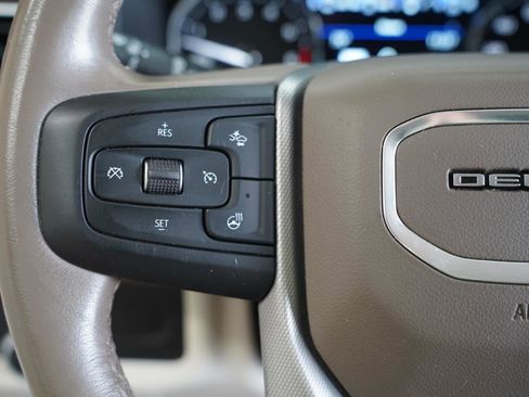 Used 2021 GMC Yukon XL Denali w/ Denali Premium Package AWD/4WD image 13