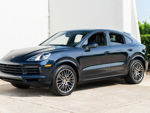 Used 2023 Porsche Cayenne Platinum Edition AWD/4WD image 2