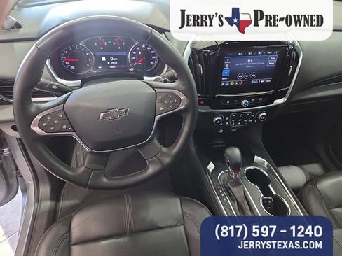Used 2023 Chevrolet Traverse RS FWD image 8