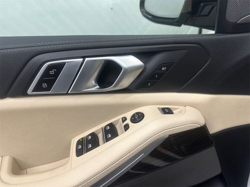 Used 2021 BMW X5 sDrive40i w/ Premium Package image 12