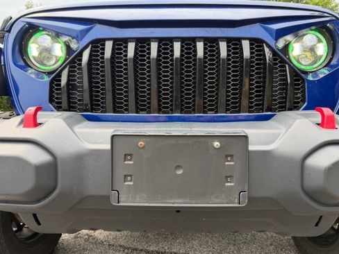 Used 2020 Jeep Wrangler Unlimited Sahara w/ Uconnect 4C Nav & Sound Group AWD/4WD image 9