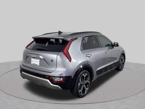 Used 2023 Kia Niro SX Touring FWD image 13