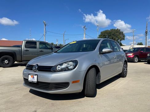 Used 2014 Volkswagen Golf 4-Door image 1