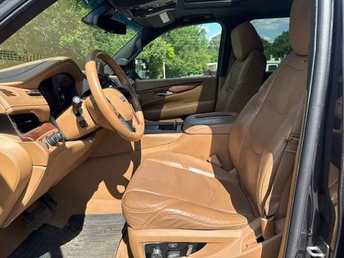 Used 2017 Cadillac Escalade Platinum AWD/4WD image 19