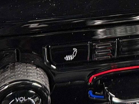 New 2025 Jeep Grand Cherokee L Altitude image 31