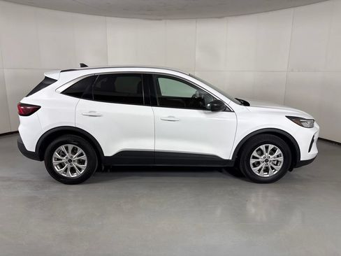 Used 2024 Ford Escape Active FWD image 9