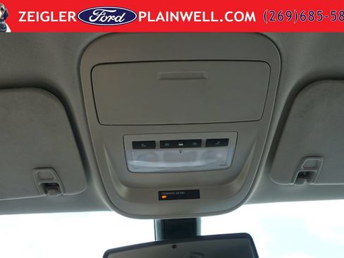 Used 2022 Chevrolet Colorado Z71 AWD/4WD image 32