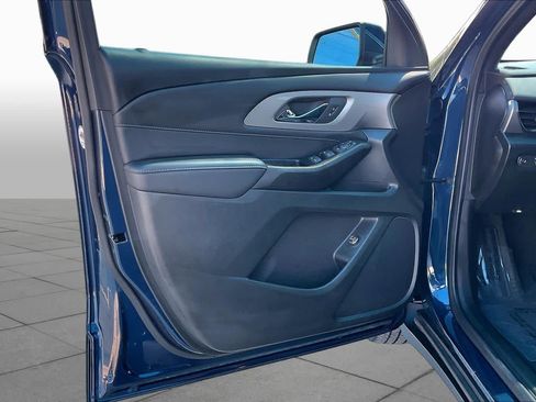 Used 2023 Chevrolet Traverse LT FWD image 21