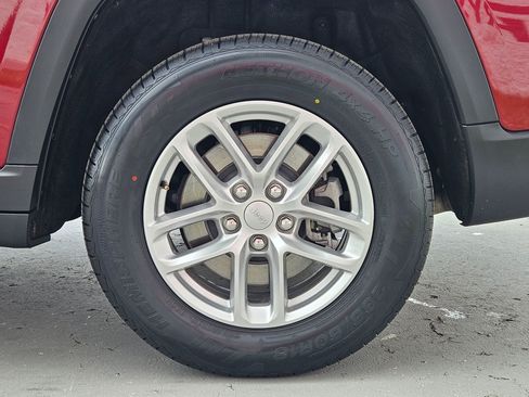 Used 2022 Jeep Grand Cherokee L Laredo w/ Luxury Tech Group I image 29