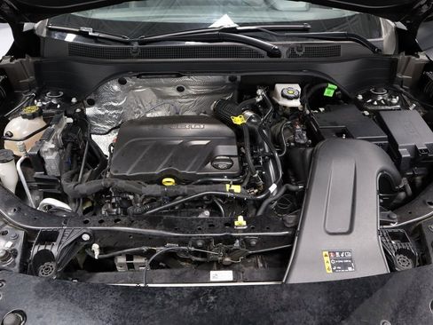 Used 2025 Chevrolet Trax ACTIV w/ Sunroof Package image 13