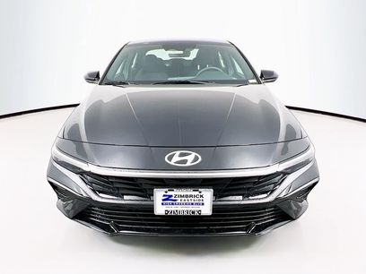 New 2025 Hyundai Elantra SEL