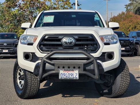 Certified 2018 Toyota Tacoma SR image 3
