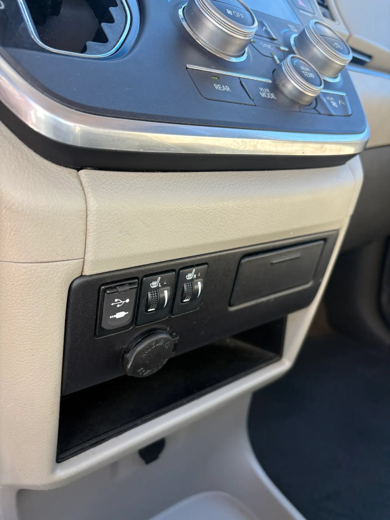 Used 2017 Toyota Sienna XLE AWD/4WD image 18