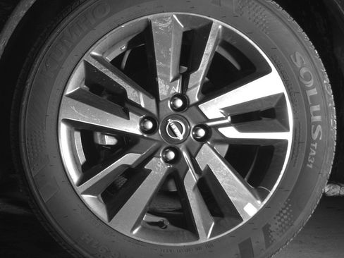 Used 2025 Nissan Versa SV image 12