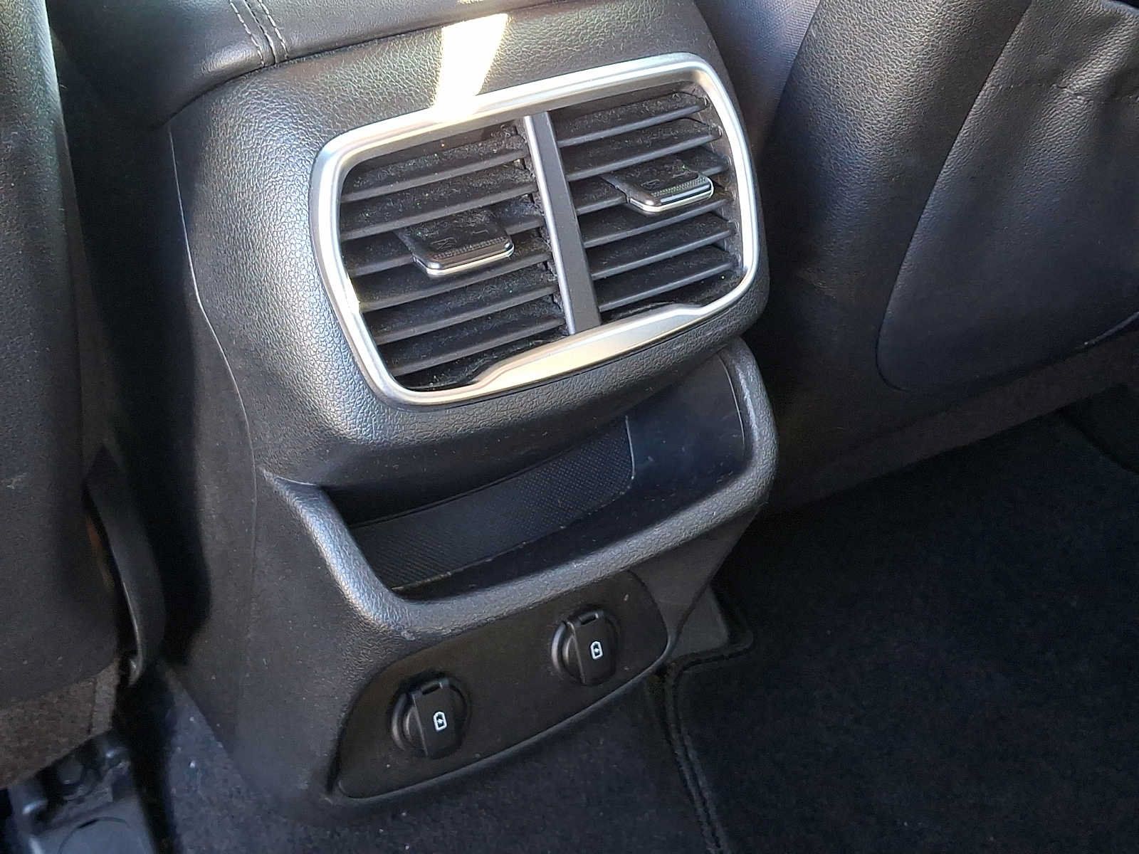 Used 2020 Hyundai Santa Fe SEL AWD/4WD image 11