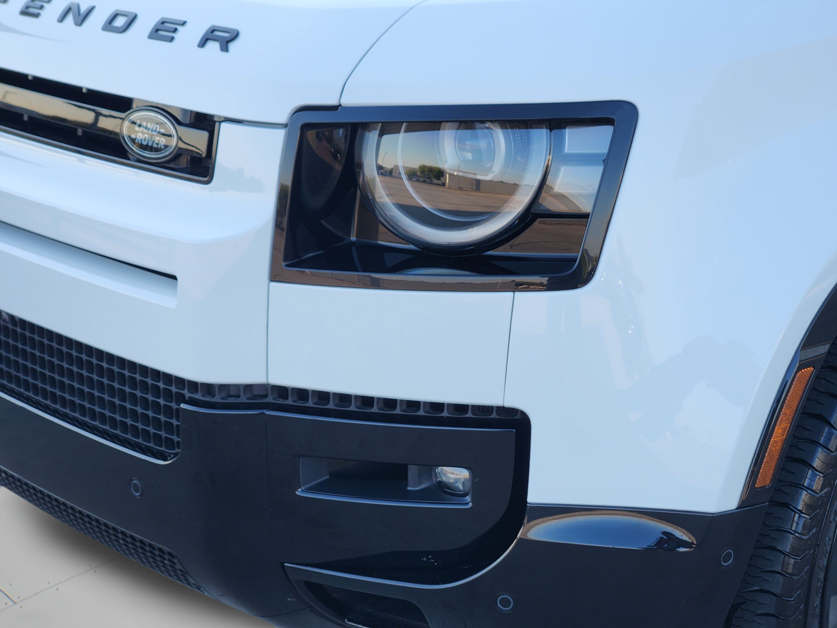 Certified 2026 Land Rover Defender 110 X-Dynamic SE AWD/4WD image 30