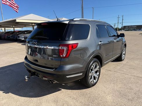 Used 2018 Ford Explorer Platinum AWD/4WD image 7