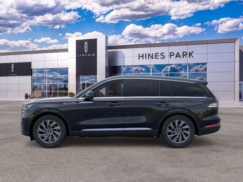 New 2026 Lincoln Aviator AWD image 3