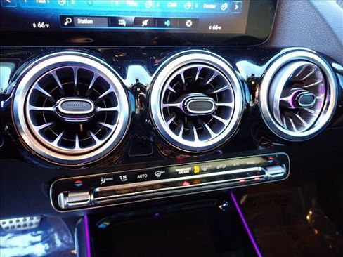 Used 2023 Mercedes-Benz GLA 35 AMG 4MATIC image 19