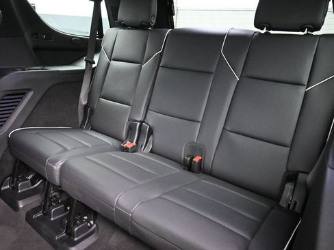 Used 2024 Cadillac Escalade Premium Luxury AWD/4WD image 24