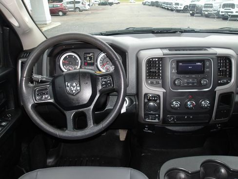 Used 2018 RAM 1500 Tradesman image 12