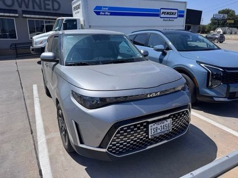 Used 2024 Kia Soul EX FWD image 2