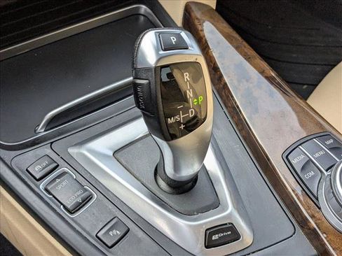 Used 2017 BMW 330e image 11