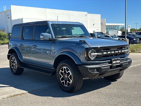 Used 2025 Ford Bronco Outer Banks image 10