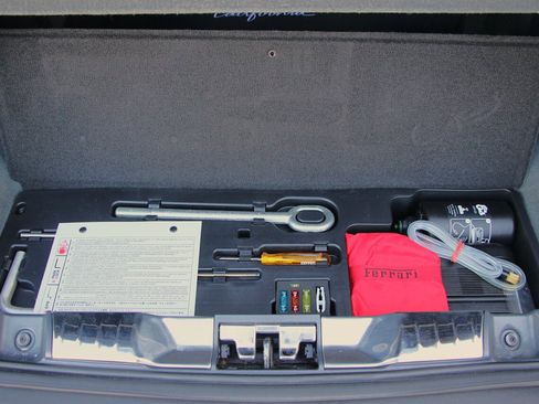 Used 2014 Ferrari California image 19