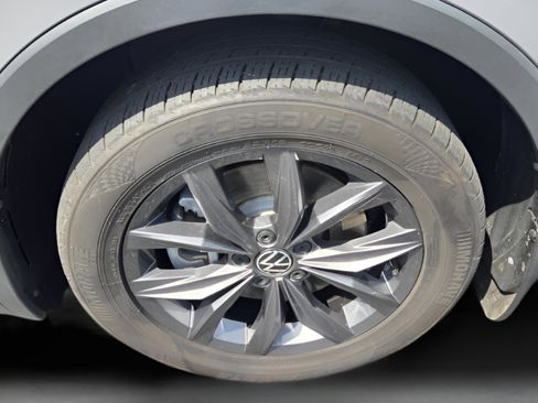 Used 2022 Volkswagen Tiguan SE image 30