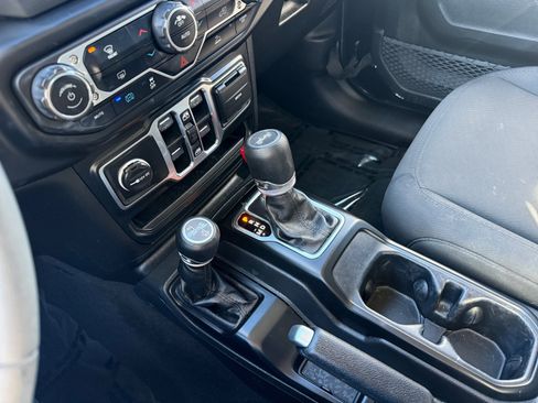 Used 2023 Jeep Wrangler Unlimited image 13