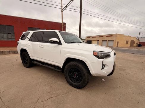 Used 2021 Toyota 4Runner TRD Off-Road Premium w/ Moonroof Package AWD/4WD image 9
