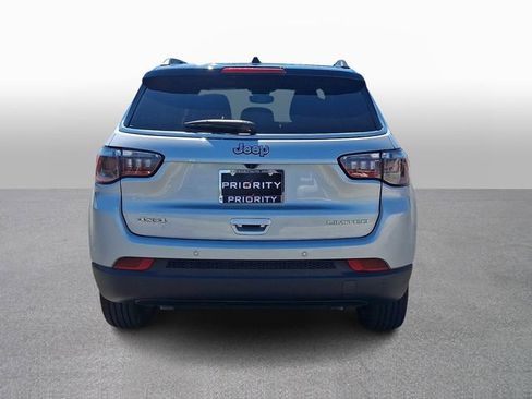 Used 2025 Jeep Compass Limited AWD/4WD image 5