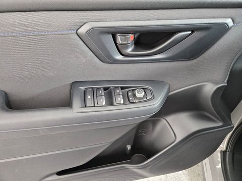 Used 2025 Subaru Forester Premium image 24