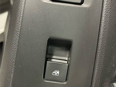Used 2019 Chevrolet Trax LT w/ LT Convenience Package AWD/4WD image 42