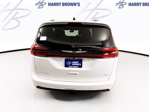 New 2026 Chrysler Pacifica Pinnacle w/ Trailer Tow Group image 35