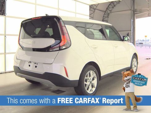 Used 2025 Kia Soul LX w/ LX Technology Package FWD image 2