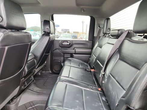 Used 2023 Chevrolet Silverado 2500 Custom w/ Custom Value Package image 8