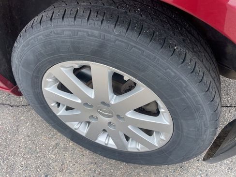 Used 2016 Chrysler Town & Country Touring w/ Driver Convenience Group image 7