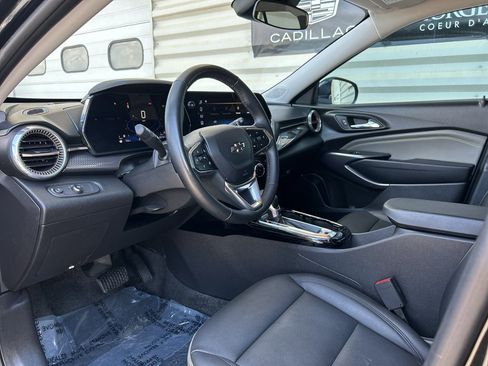 Used 2025 Chevrolet Trax ACTIV w/ Driver Confidence Package FWD image 9