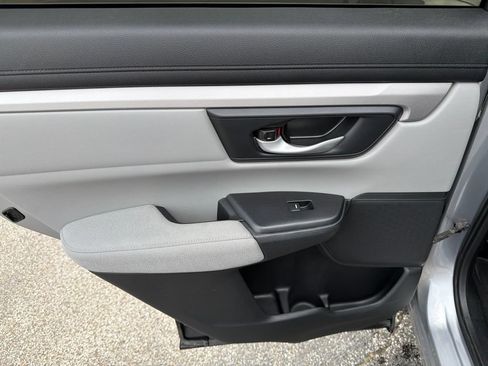 Used 2020 Honda CR-V LX image 11