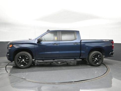Used 2022 Chevrolet Silverado 1500 Custom image 3