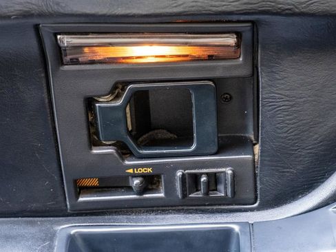 Used 1993 Chevrolet Corvette Coupe RWD image 12