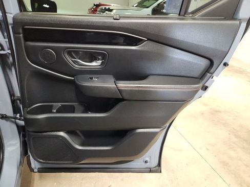 Certified 2025 Honda Pilot TrailSport image 32