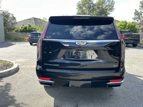 Certified 2023 Cadillac Escalade Premium Luxury RWD image 5