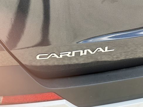 Certified 2025 Kia Carnival FWD image 26