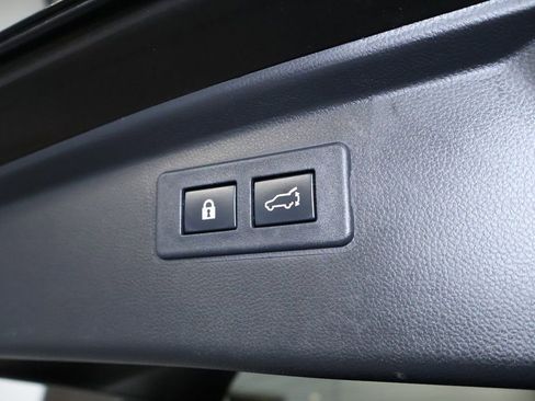 Used 2024 Subaru Outback Premium image 18