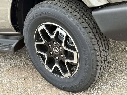 New 2026 Ford Bronco Outer Banks AWD/4WD image 9