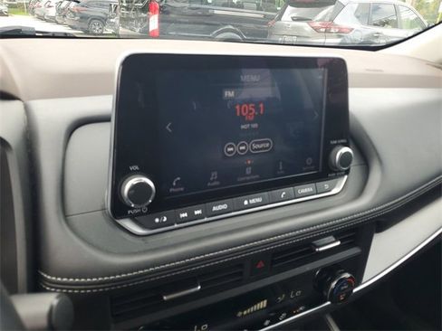 Used 2023 Nissan Rogue SV image 26